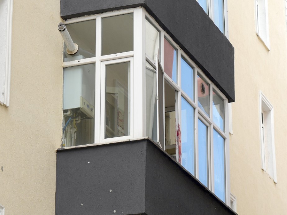 Arkadaşını bıçaklayıp balkondan aşağıya atan şahısın cezası belli oldu