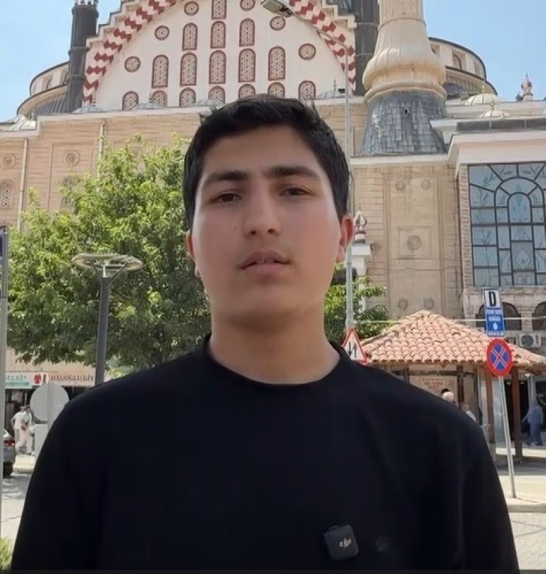 Genç hafızın Ayasofya hayali: İlk Cuma namazını Saray Camisi’nde kıldırdı