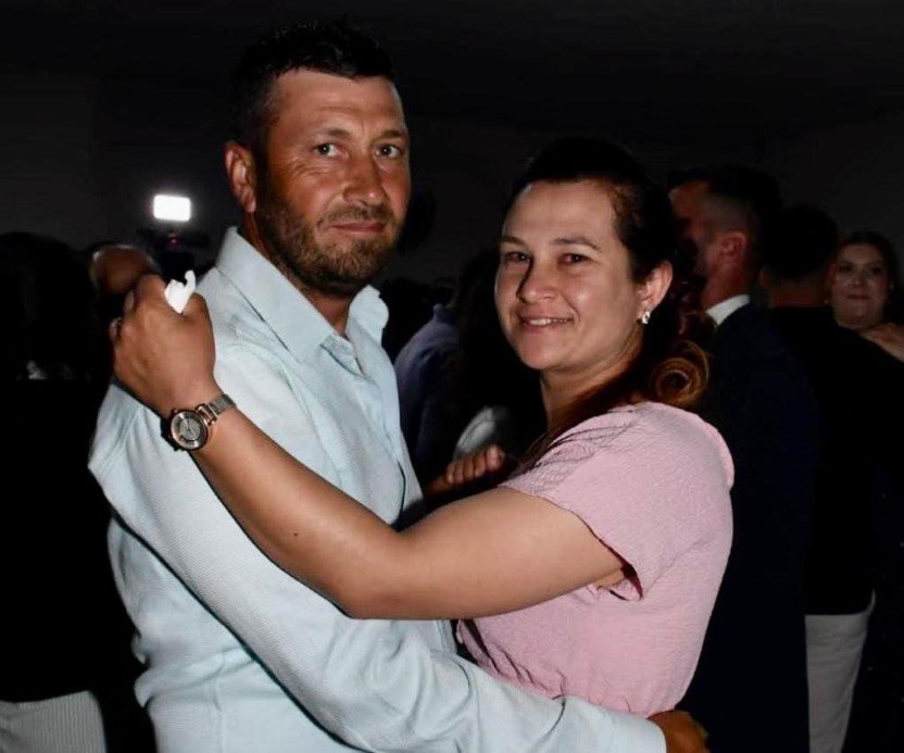 Serinlemek için gölete giren koca öldü, eşi son anda kurtarıldı