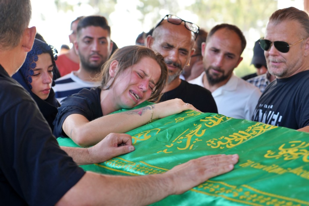 Tek teker aşk ’tek’ bıraktı, genç kadının feryatları yürekleri yaktı