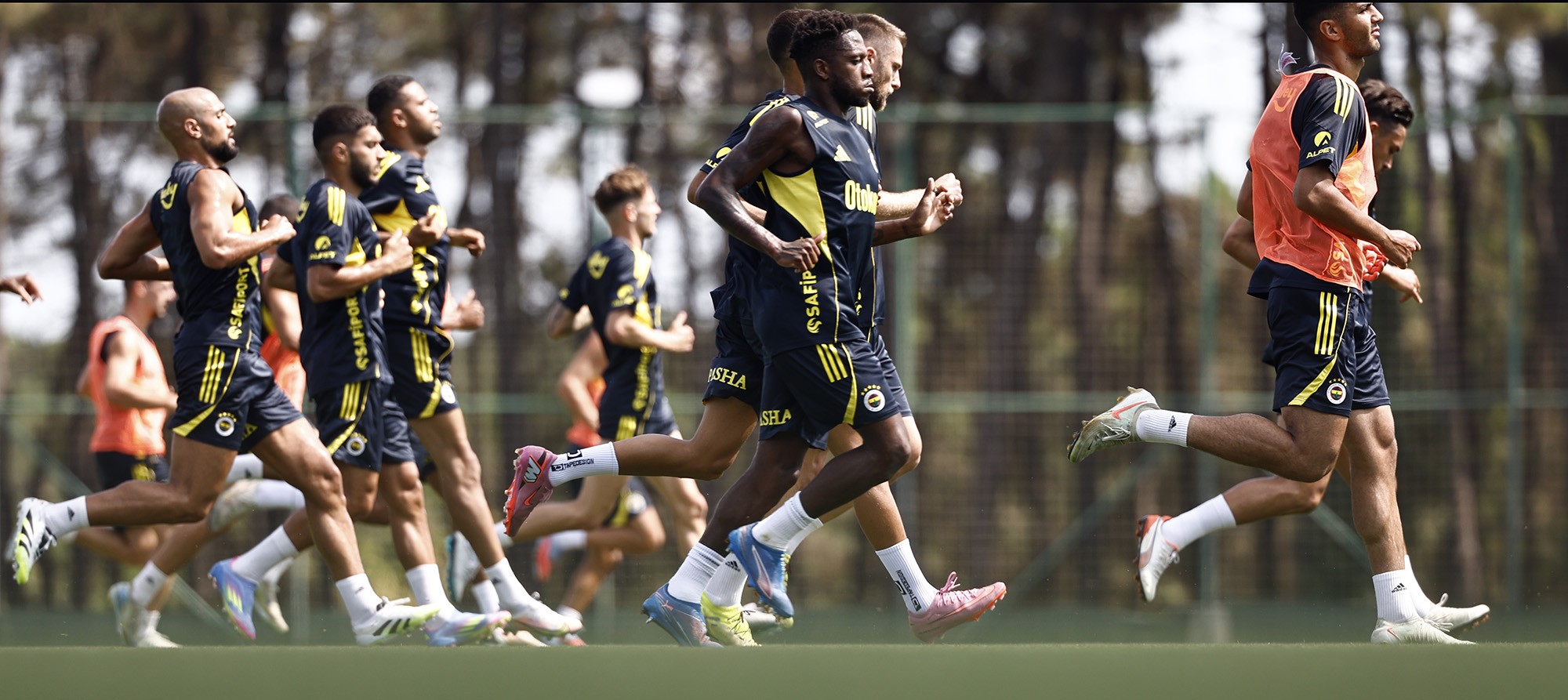Fenerbahçe, Feyenoord maçı hazırlıklarını sürdürdü