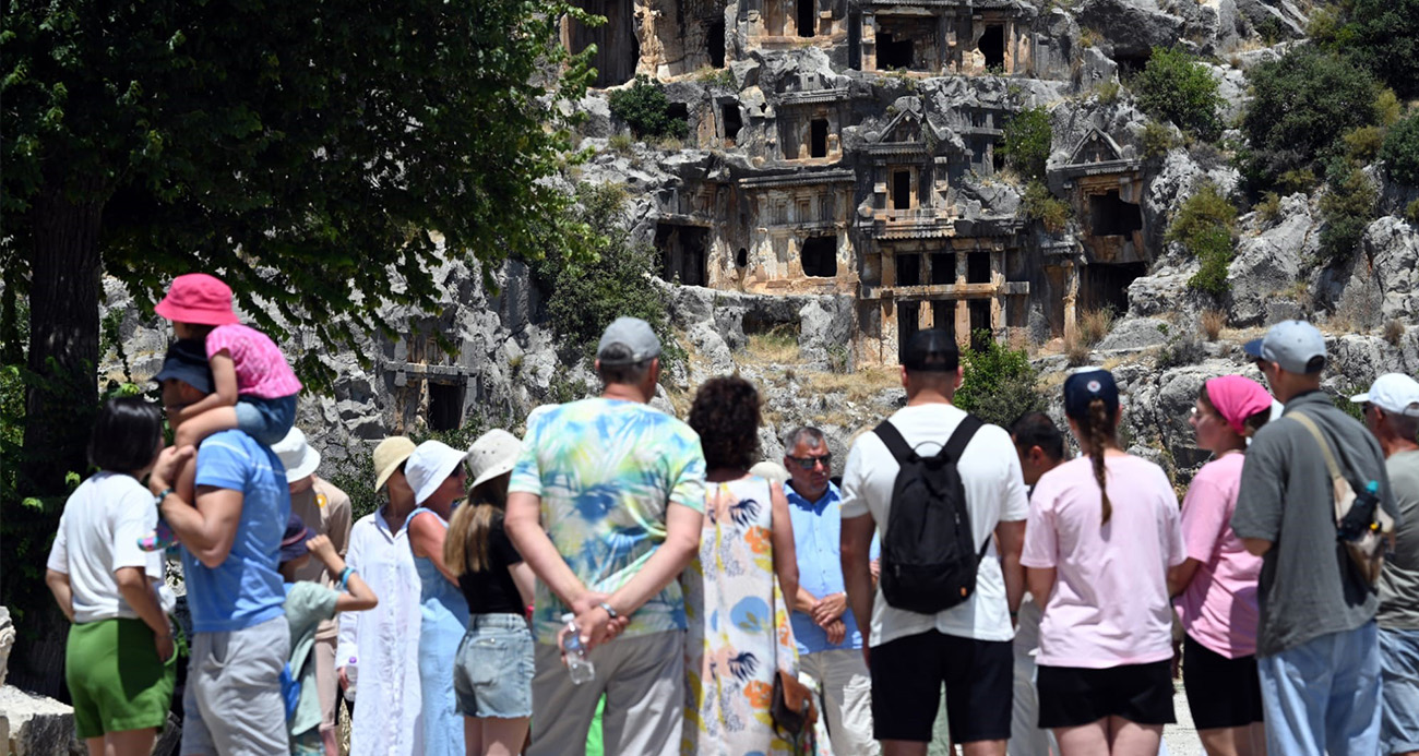 Antalya turizmde rekor tazeledi