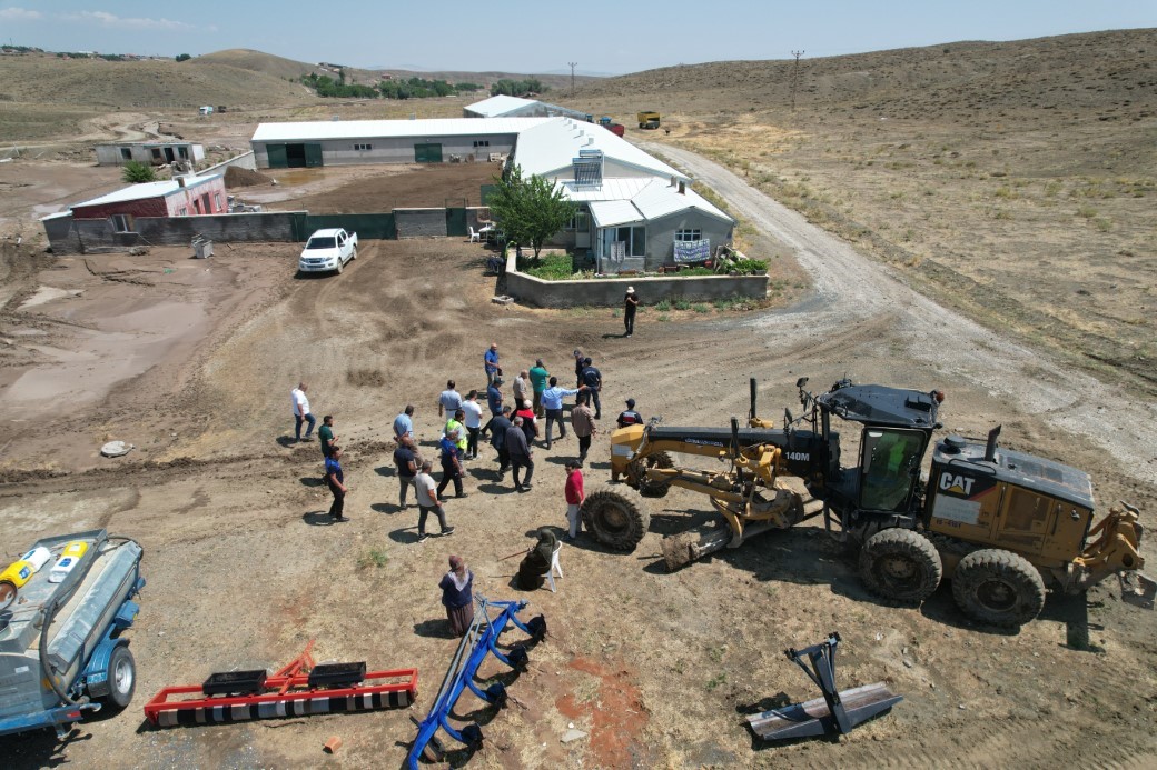 Ankara’da sel besi çiftliğini vurdu: 25 küçükbaş hayvan telef oldu