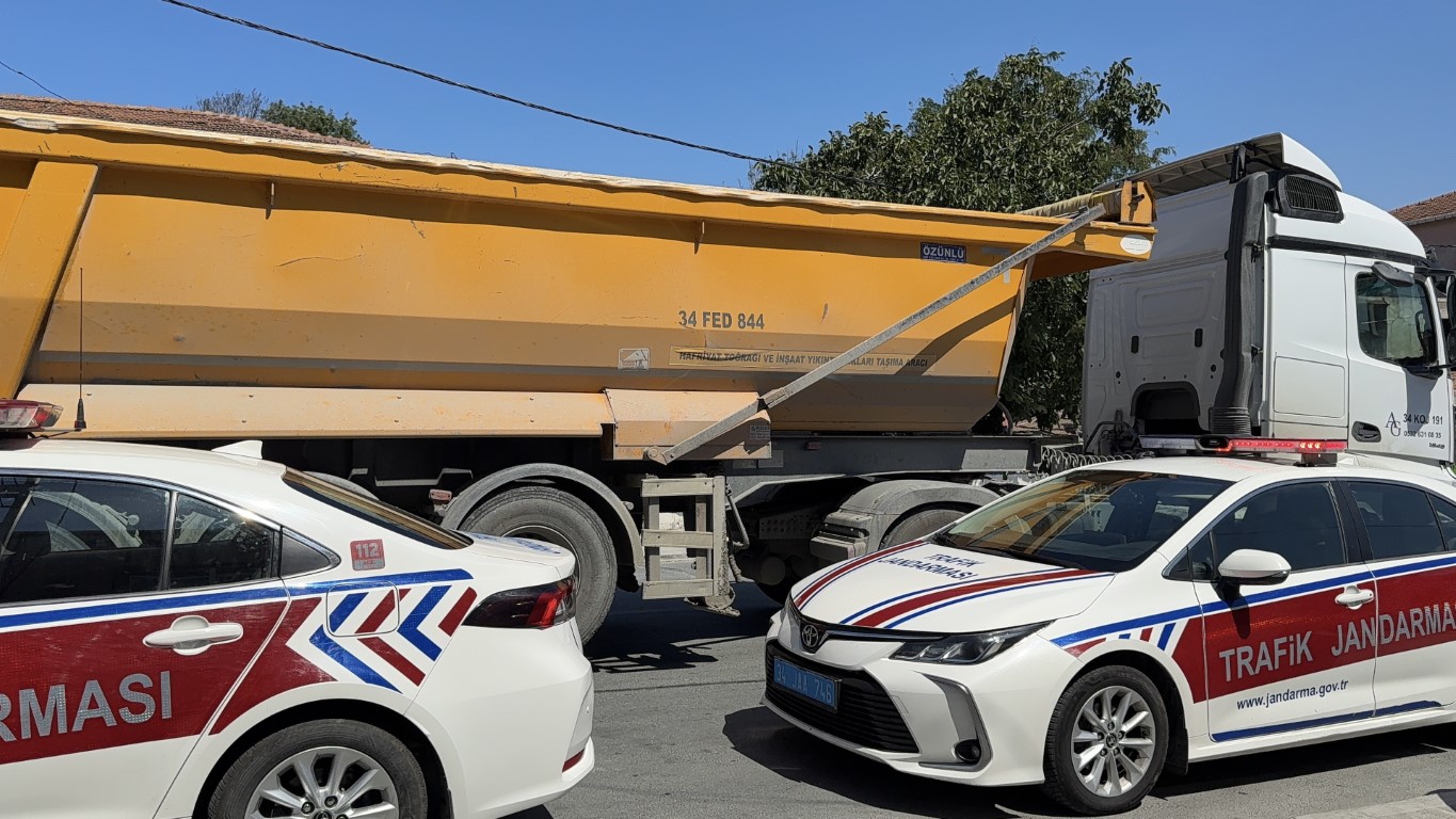 Hafriyat kamyonunun çarptığı adam hayatını kaybetti