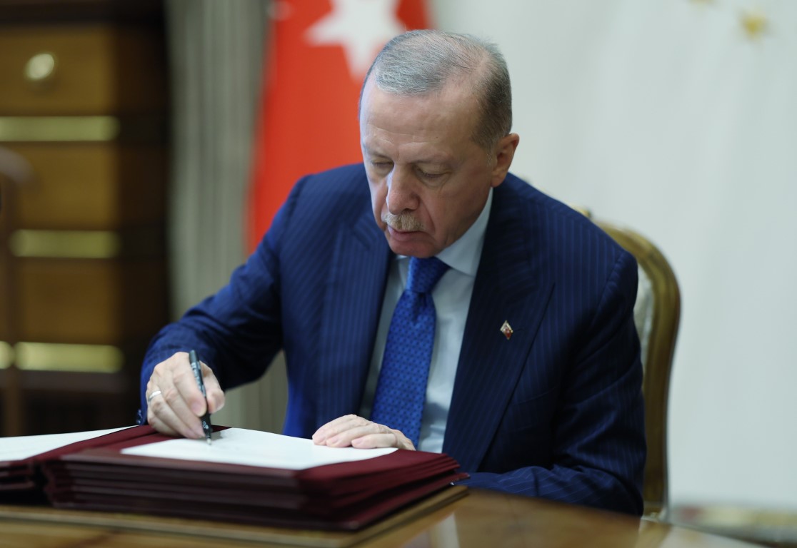 Cumhurbaşkanı Erdoğan YAŞ kararlarını imzaladı