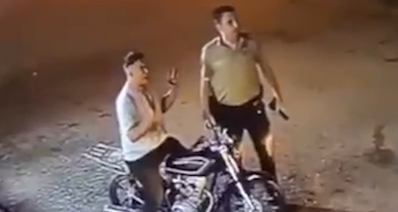 İki genç, bekçilerden böyle kaçtı