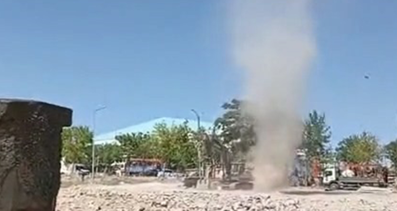 Çıkan hortumu gören çocuğun tepkisi gülümsetti