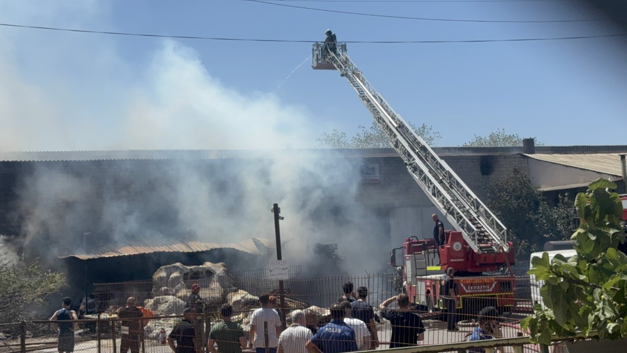 Darıca’da fabrika yangını: 3 işletme hasar aldı