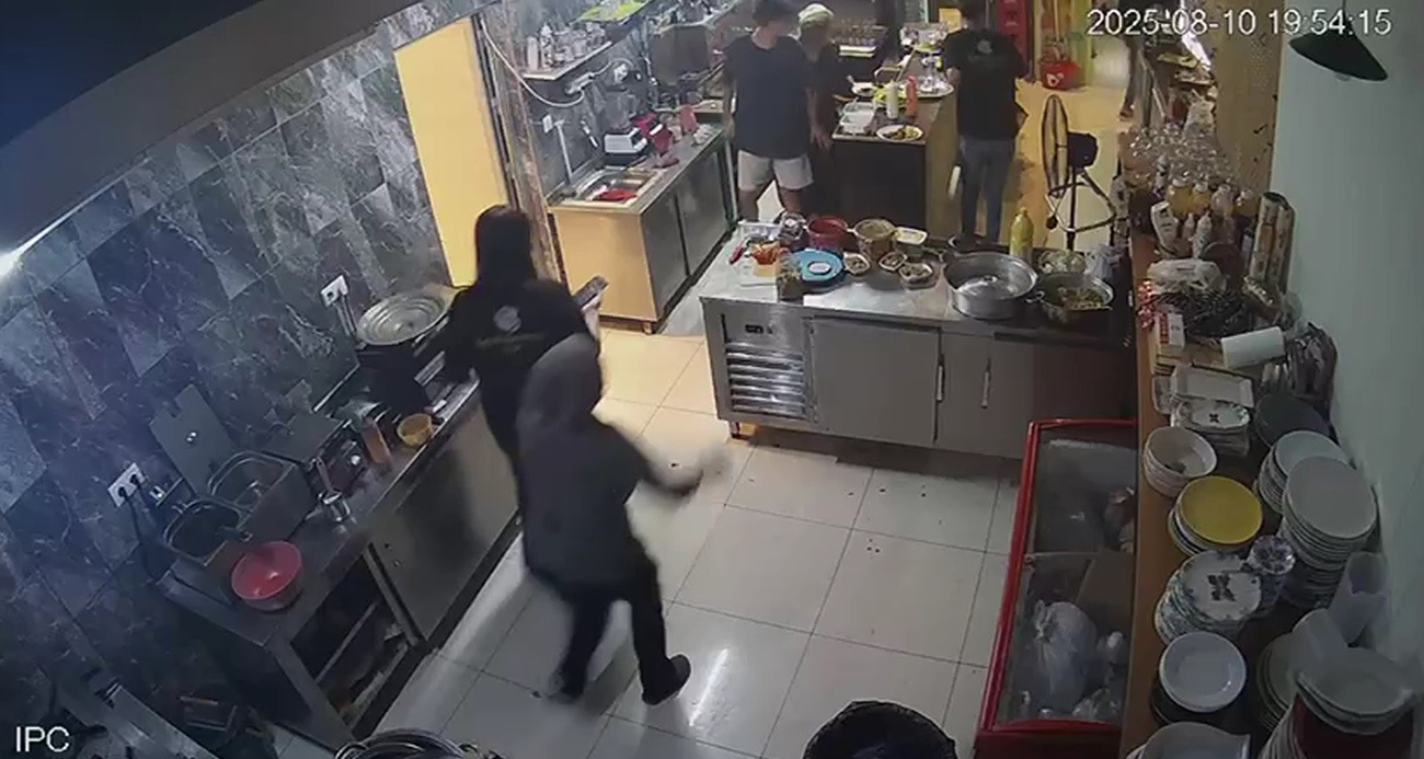 Deprem anı Manisa’da kameralara yansıdı