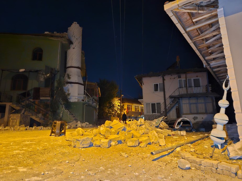 Deprem bölgesinde vatandaşlar o anları anlattı