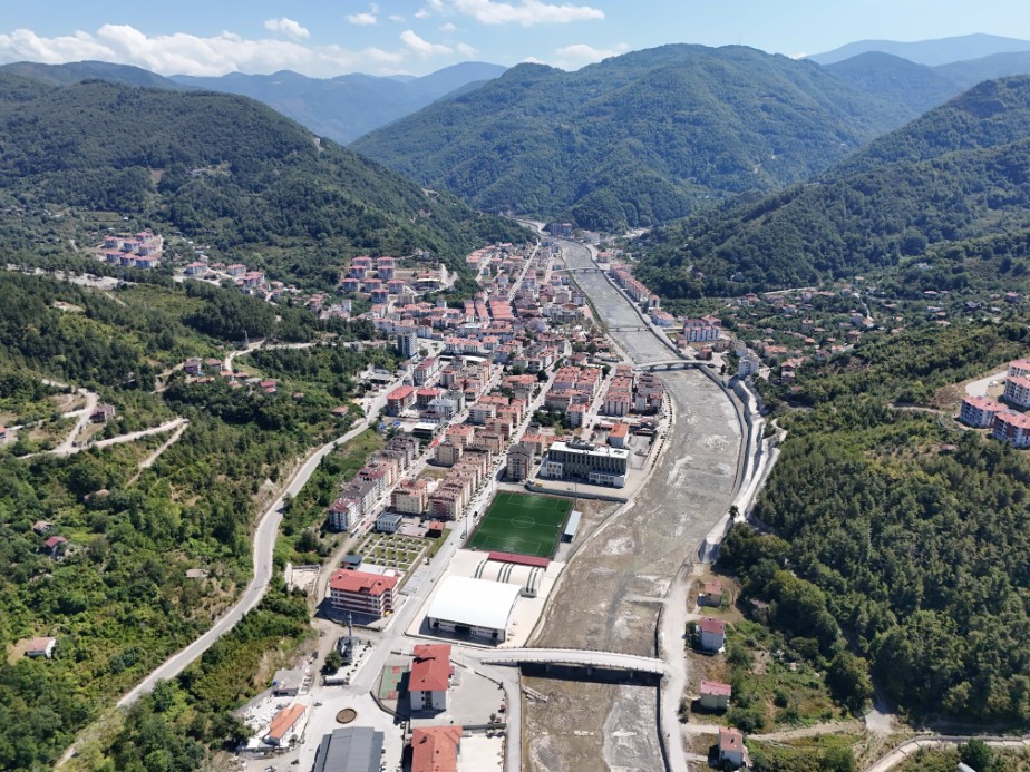 Büyük sel felaketinin 4'üncü yıl dönümü: Bir ilçe yeniden inşa edildi