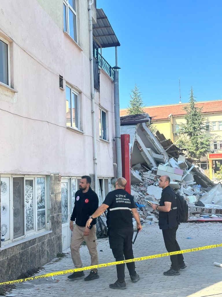 Bakan Kurum, Sındırgı depremine ilişkin hasar tespit verilerini açıkladı