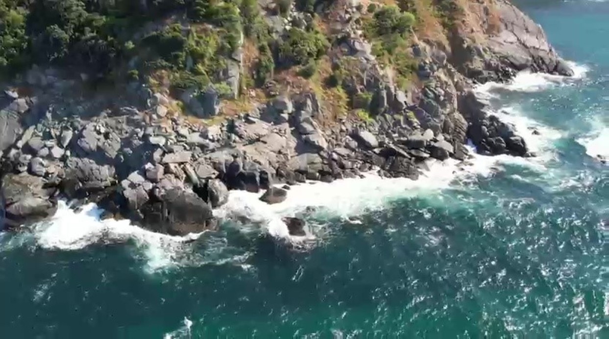 Tekne kazasında kaybolan iş adamı için arama karadan ve havadan devam ediyor