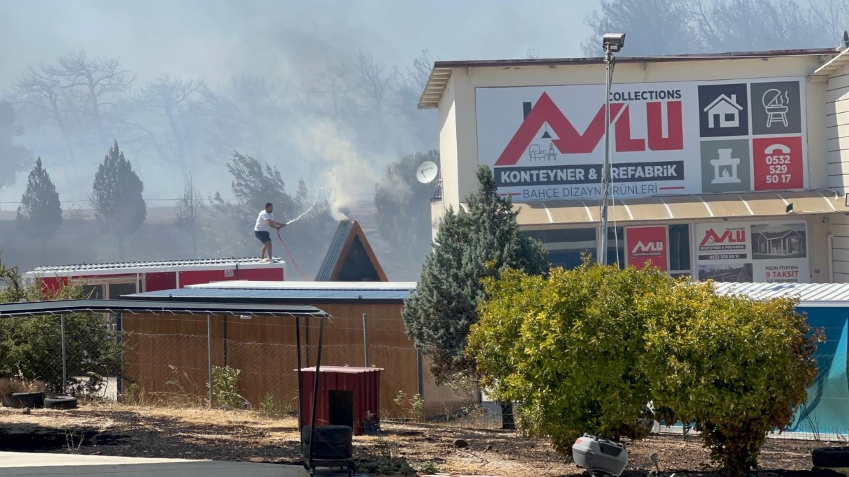 Çanakkale’de yangın işletmelere işletmelere sıçradı