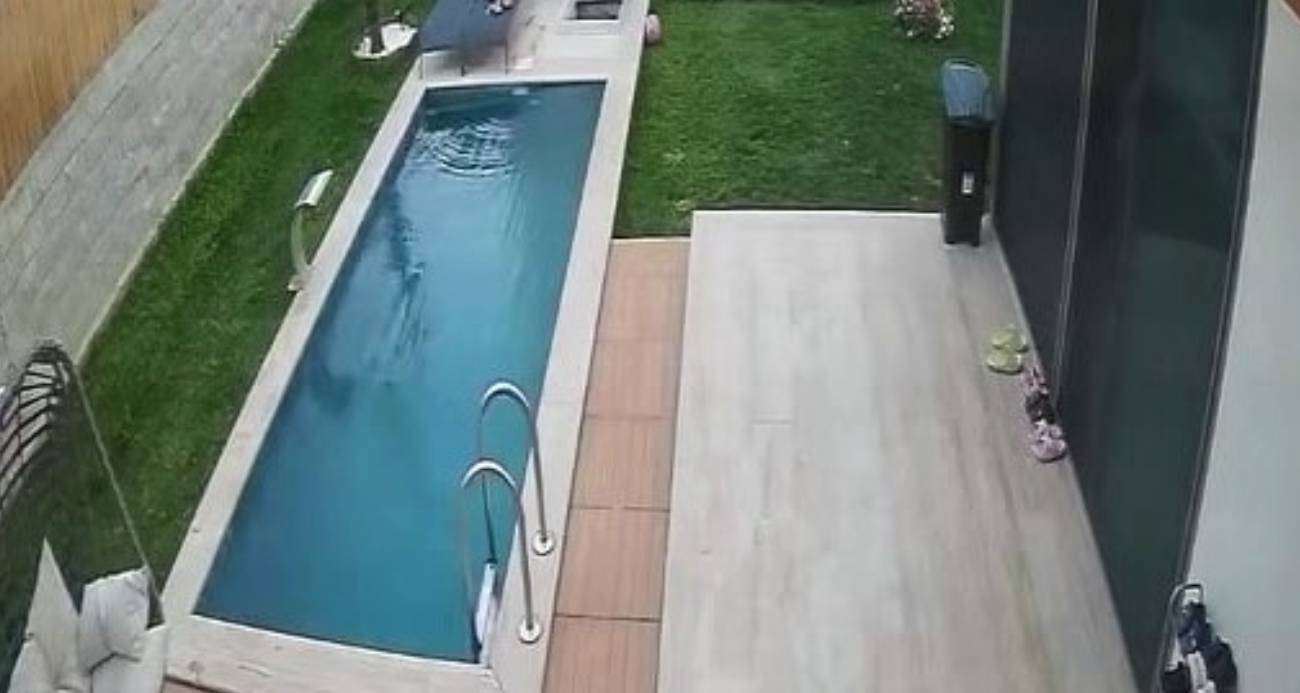 Depremde yüzme havuzu beşik gibi sallandı