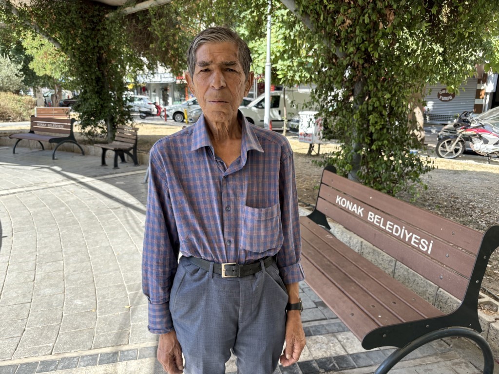 Merhum abisi Neşet Ertaş’la turnelerdeydi, şimdi sokaklarda