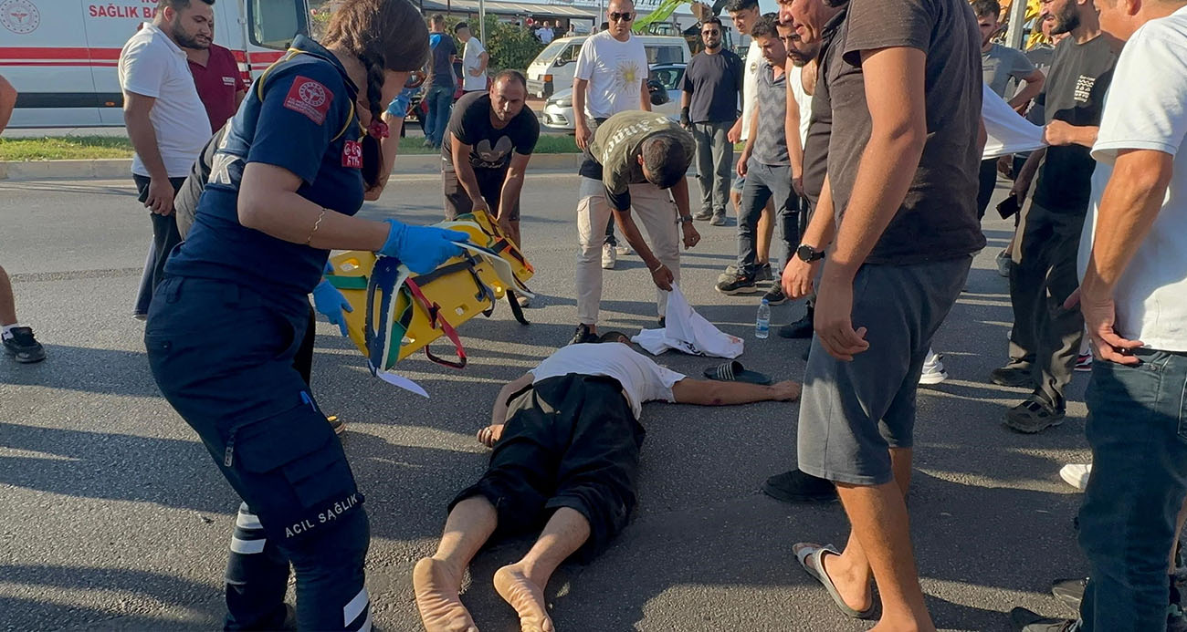 Şerit değiştiren motosiklet sürücüsü ölümden döndü