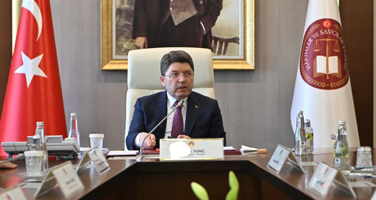 CHP Genel Başkanı Özel’in, Cumhurbaşkanı Erdoğan’a yönelik hakaret içeren sözlerine ilişkin soruşturma başlatıldı