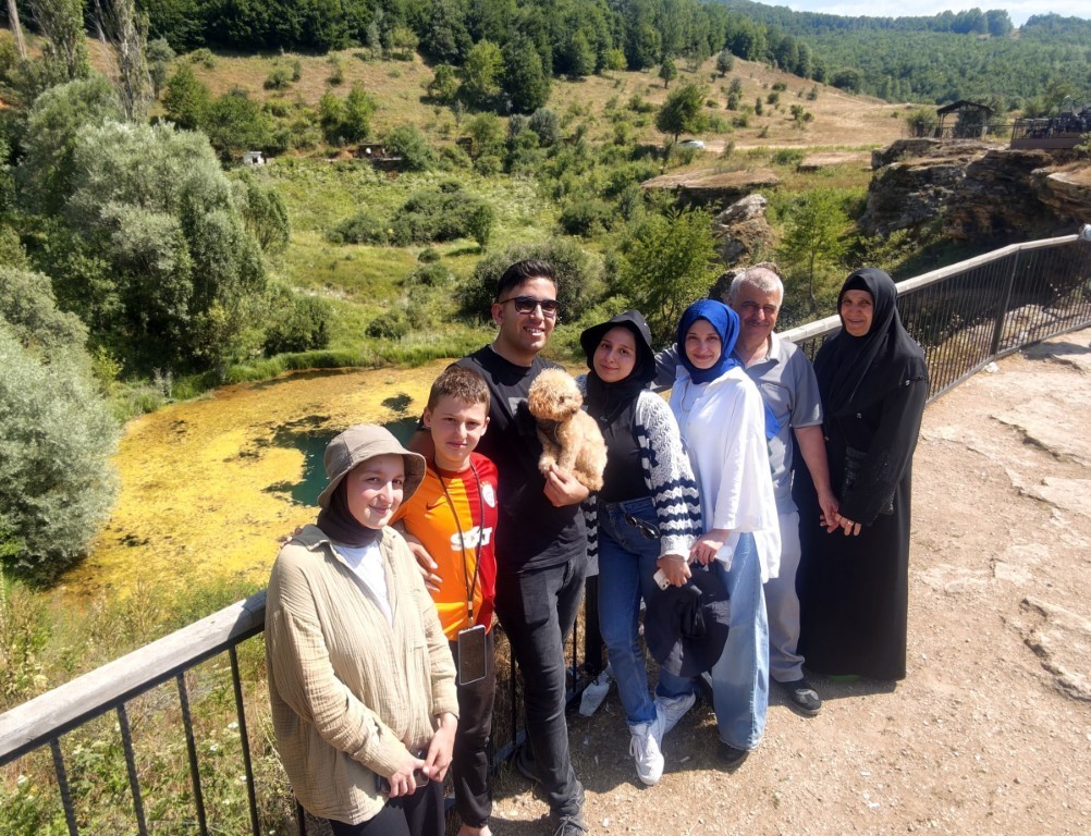 Timsah gözünü andıran Dipsizgöl’e ziyaretçi akını