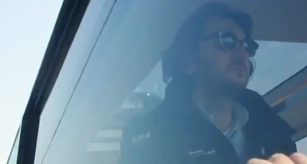 Marmara Denizi’nde parçalanmış şekilde bulunan yatın koltuğu Çanakkale’de karaya vurdu