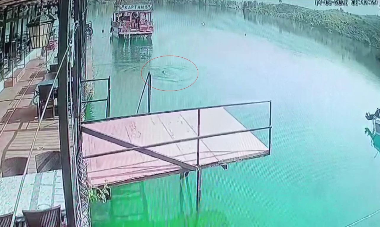 Ölüme balıklama atlayan adam yaşamını yitirdi geriye sadece olay anı görüntüleri kaldı