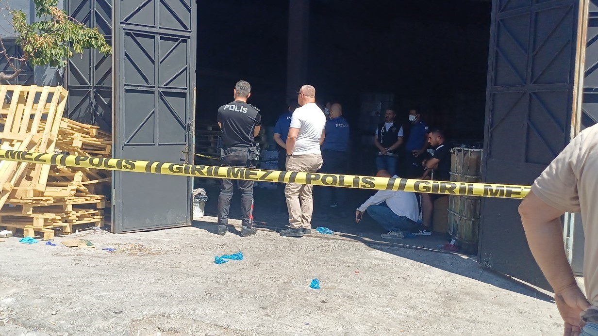 Yağ tankına düşen anne ve oğlu hayatını kaybetti