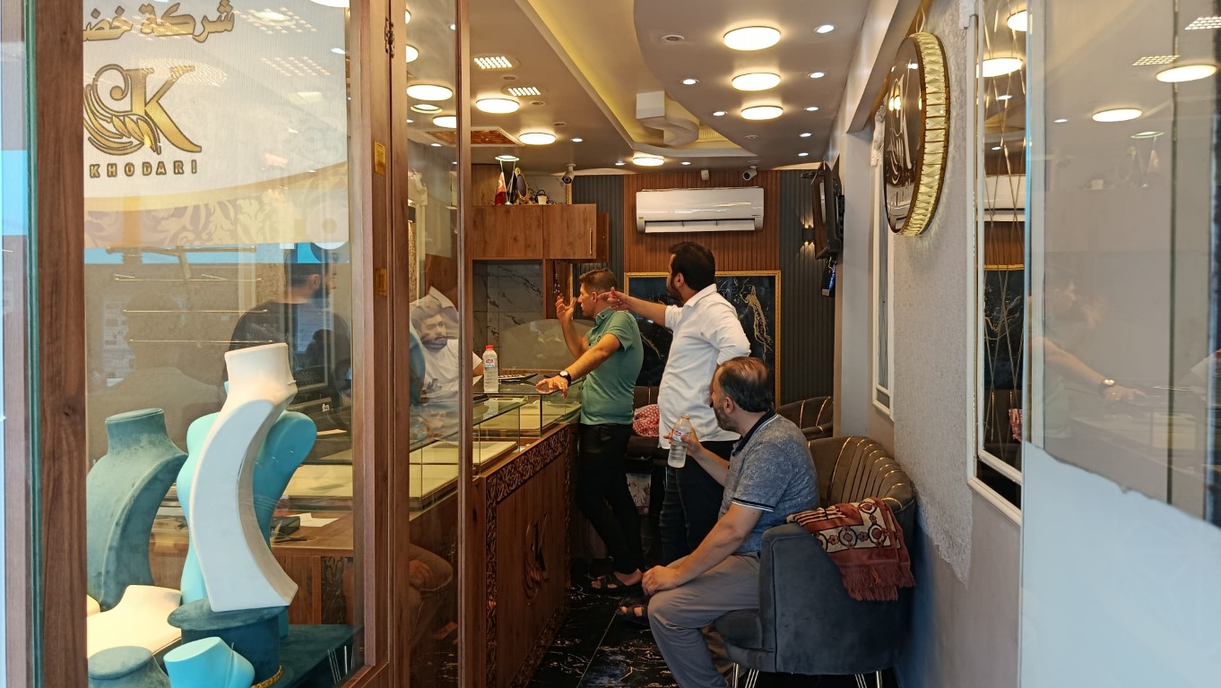 Adana’da kuyumcu soygunu: 2 kişiyi vurup 1 kilo altın çaldılar