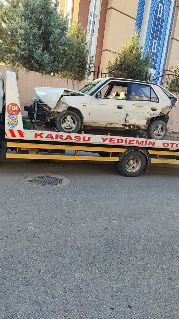 Sakarya’da eşine sinirlenen kadın cip ile dehşet saçtı