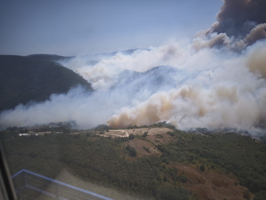 Kocaeli’de ormanı yangını nedeniyle Akçat köyü boşaltılıyor