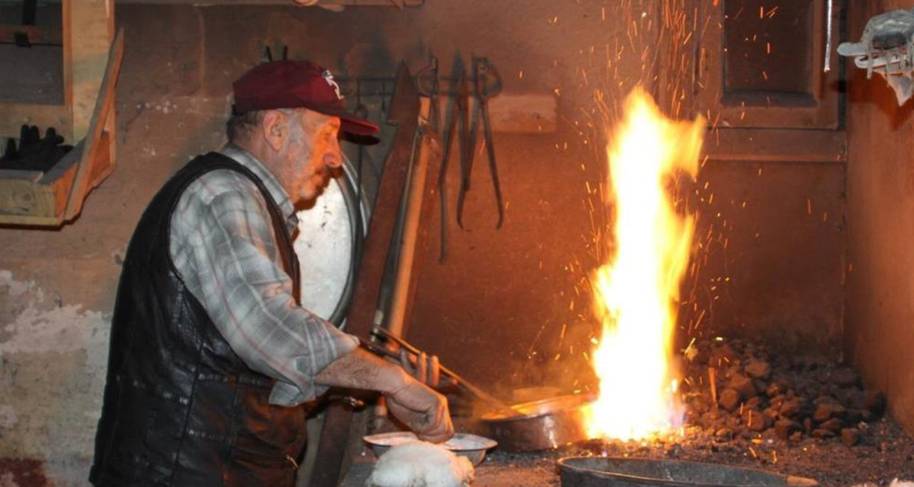 Ustasından öğrendiği mesleği yarım asırdır sürdürüyor