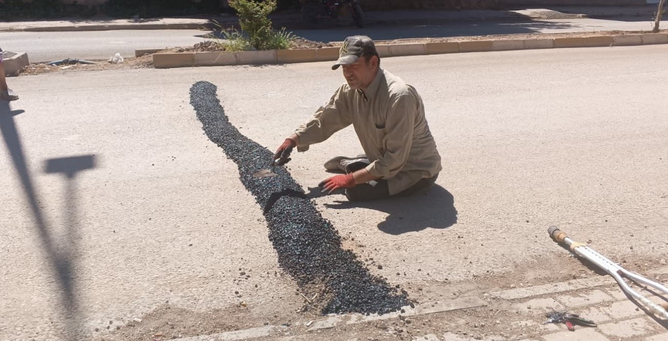 CHP’li belediyenin yapamadığını bedensel engelli muhtar yaptı