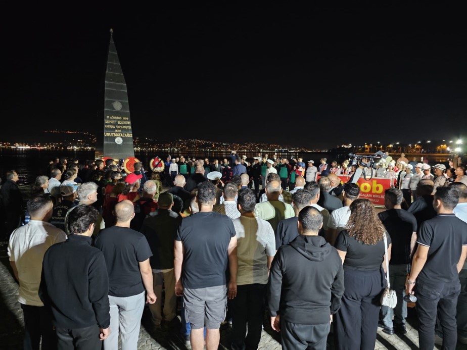 26 yıldır dinmeyen acı: Saat 03.02’de hayat durdu