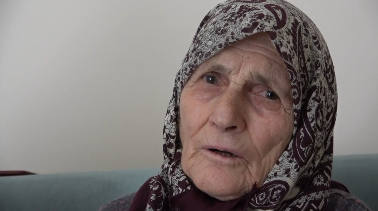 Yılların asansör sorunu yaşlı çifti evde hapis hayatı yaşatıyor