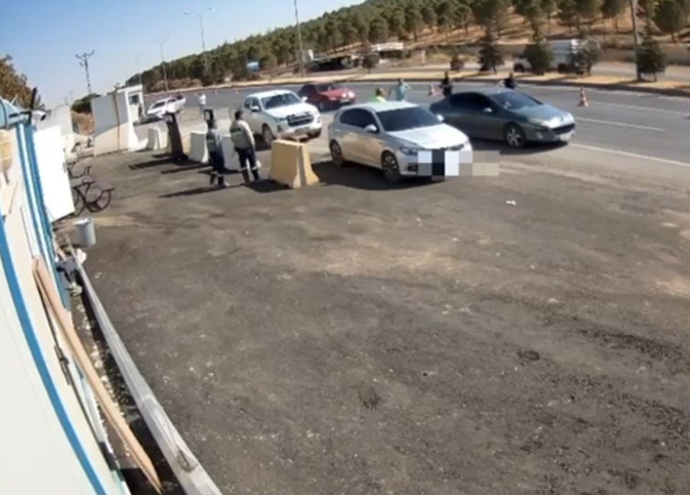 Polise çarpıp kaçtı, 141 gram metamfetamin ele geçirildi