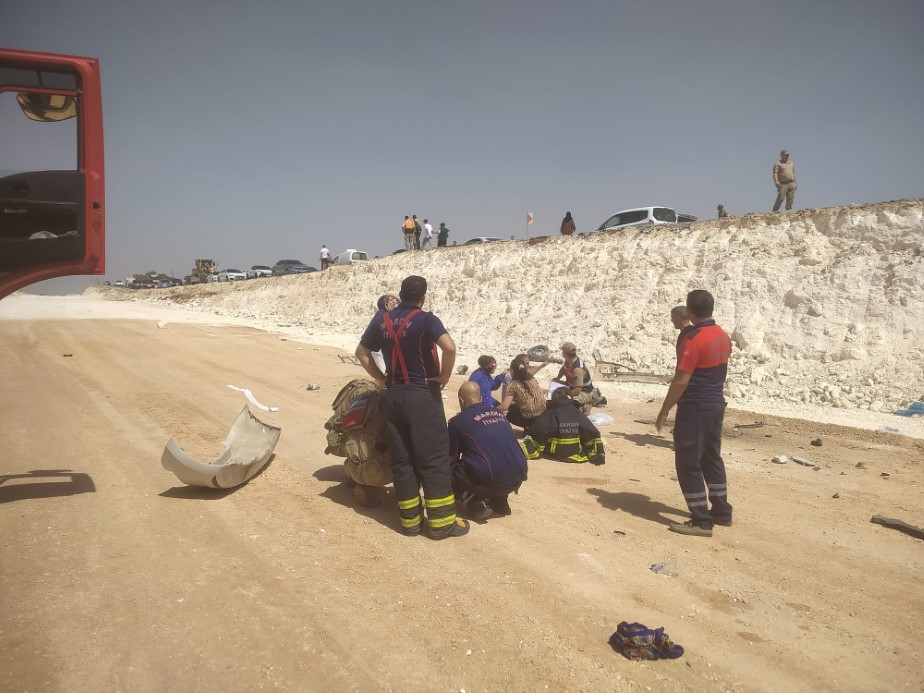 Mardin’de otomobil şarampole yuvarlandı: 1 ölü, 6 yaralı