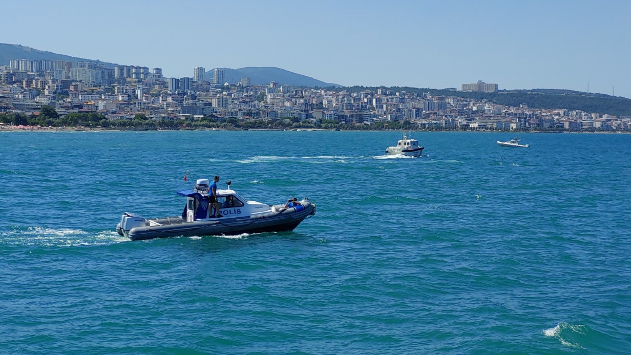 Çorum’dan yüzmek için Samsun’a gelen gençlerden biri boğuldu, diğeri kayıp