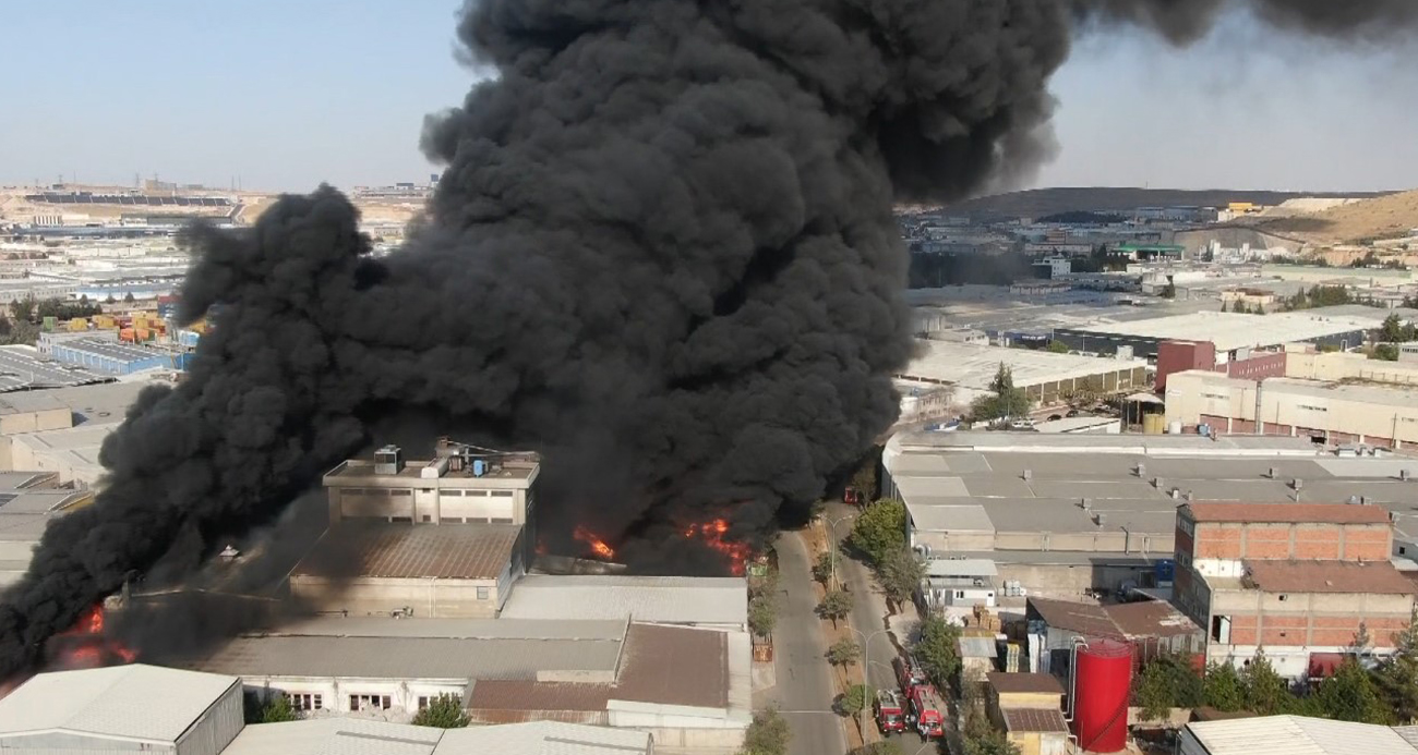 Gökyüzü siyaha büründü!