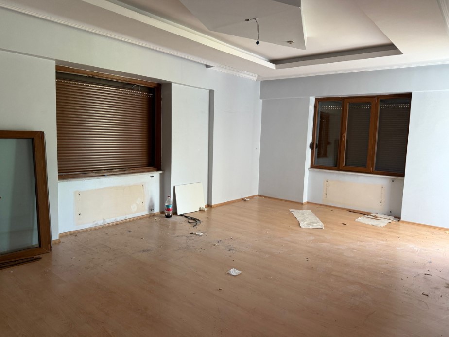 İhale ile aldığı evde eski sahibin yaptıklarıyla hayatının kâbusunu yaşadı