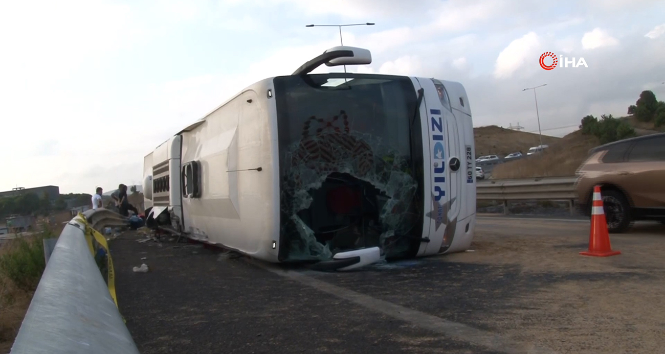 Kuzey Marmara Otoyolu’nda yolcu otobüsü devrildi: 4 ölü, 20 yaralı