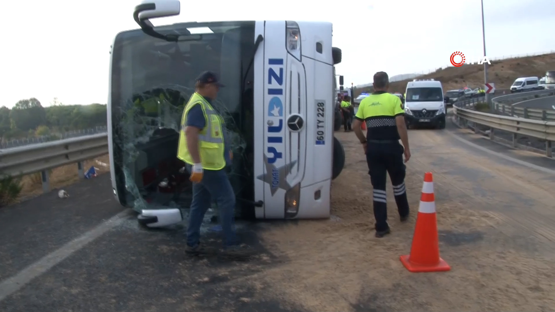 Kuzey Marmara Otoyolu’nda yolcu otobüsü devrildi: 4 ölü, 20 yaralı