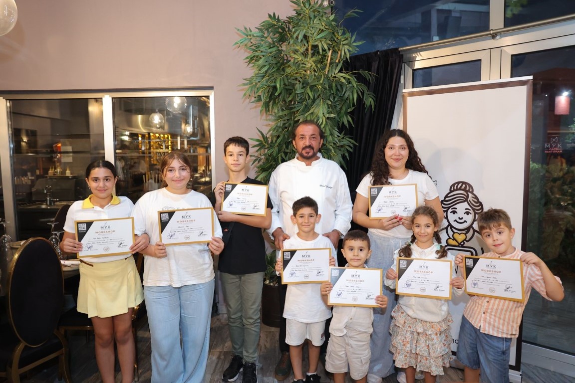 Minikler, Ünlü Şef Mehmet Yalçınkaya ile mutfağa ilk adımlarını attı