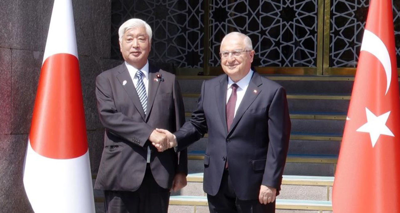 Milli Savunma Bakanı Güler, Japonya Savunma Bakanı Gen Nakatani ile bir araya geldi