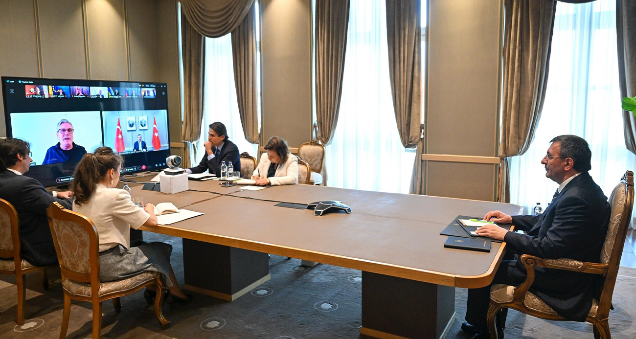 Gönüllüler Koalisyonu üyeleri, Beyaz Saray'daki Ukrayna görüşmesinin ardından konferans düzenledi