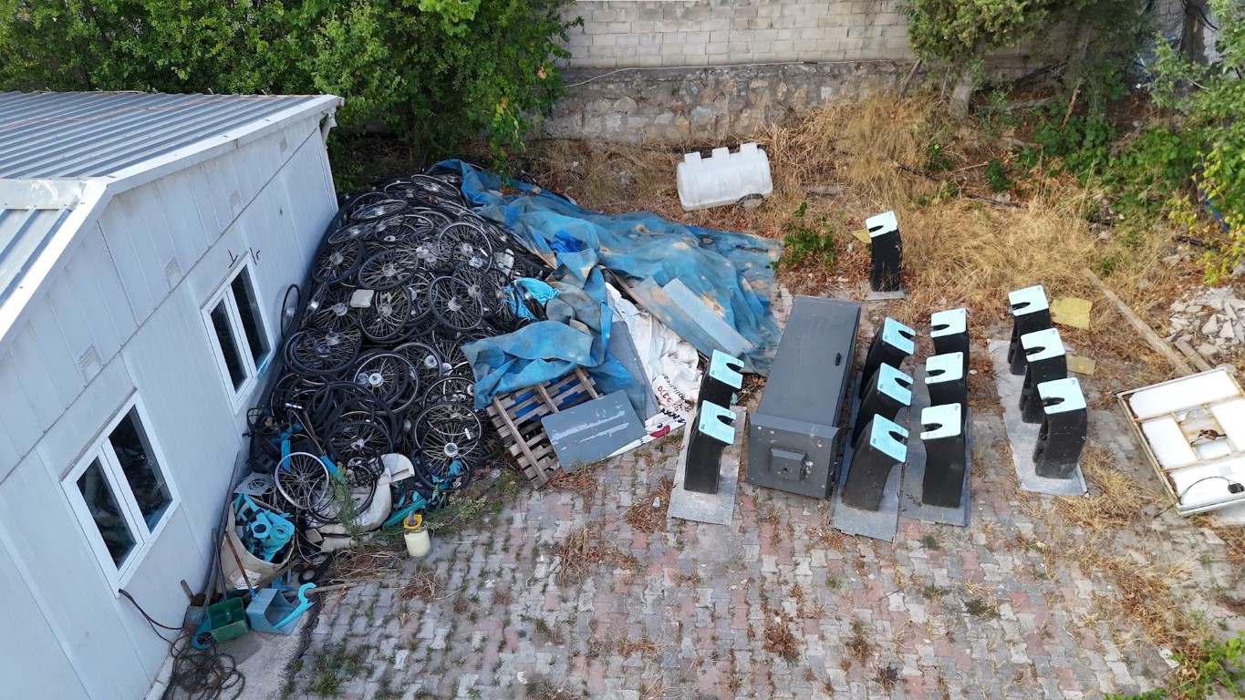İBB’nin bisiklet mezarlığı havadan görüntülendi