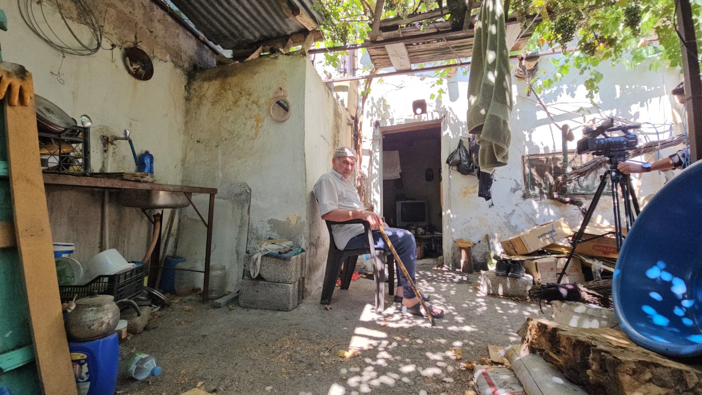 Baraka tarzı evde yaşam mücadelesi