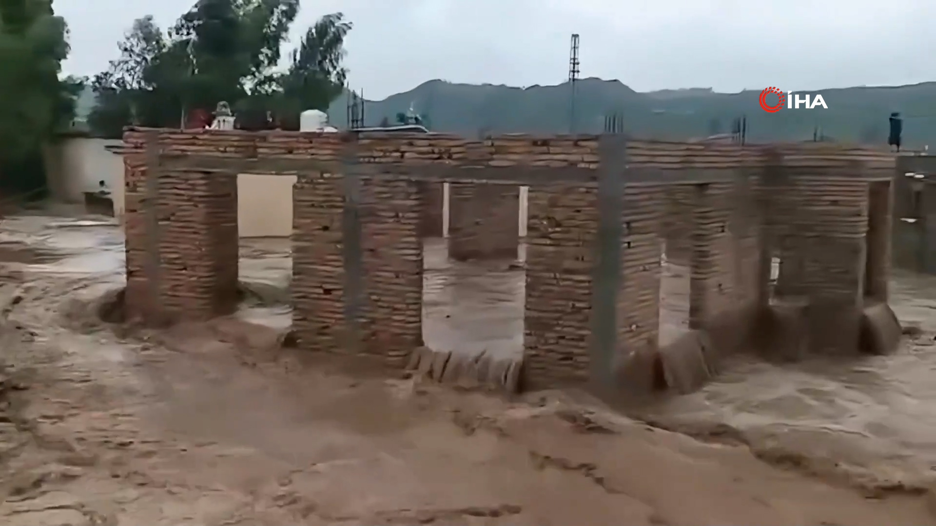 Pakistan'da muson yağmurlarında can kaybı 700'ü aştı