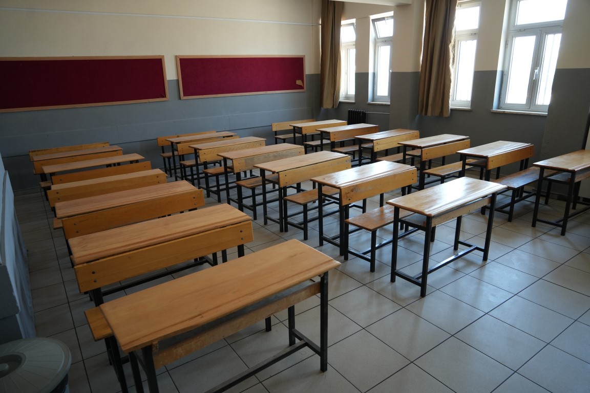 Antalya’da öğretmenlerden gönüllü mesai: Yeni eğitim-öğretim yılına okulu kendi elleriyle hazırladıl