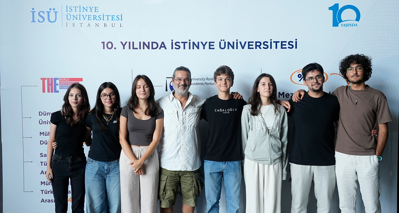 CERN liseler arası Demet Hattı yarışmasını kazanan öğrenciler İstinye Üniversitesi’nde buluştu