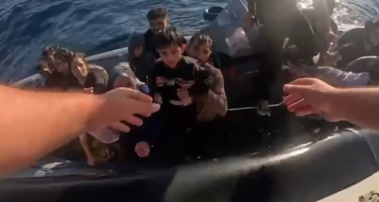 Faciaya ramak kala: 36 göçmen hayata tutundu