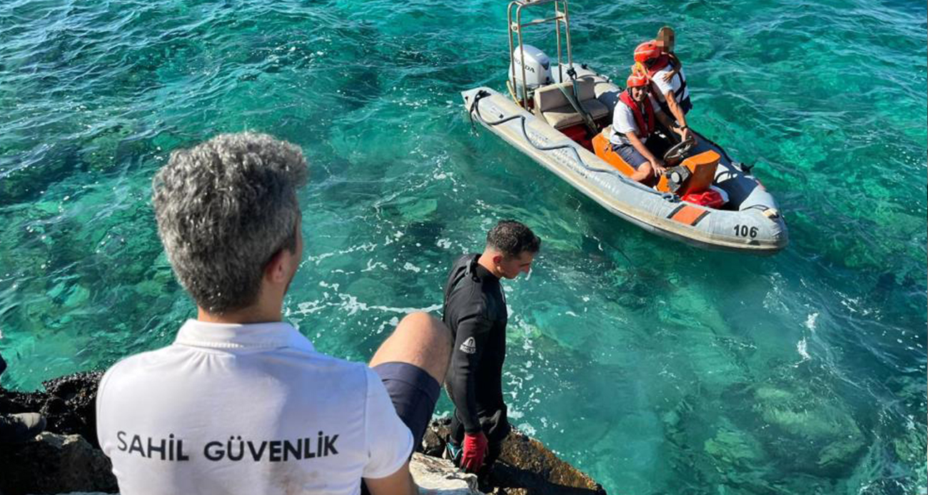 Batan teknedeki çocukları Sahil Güvenlik İHA’sı tespit etti! Sağ olarak kurtarıldılar